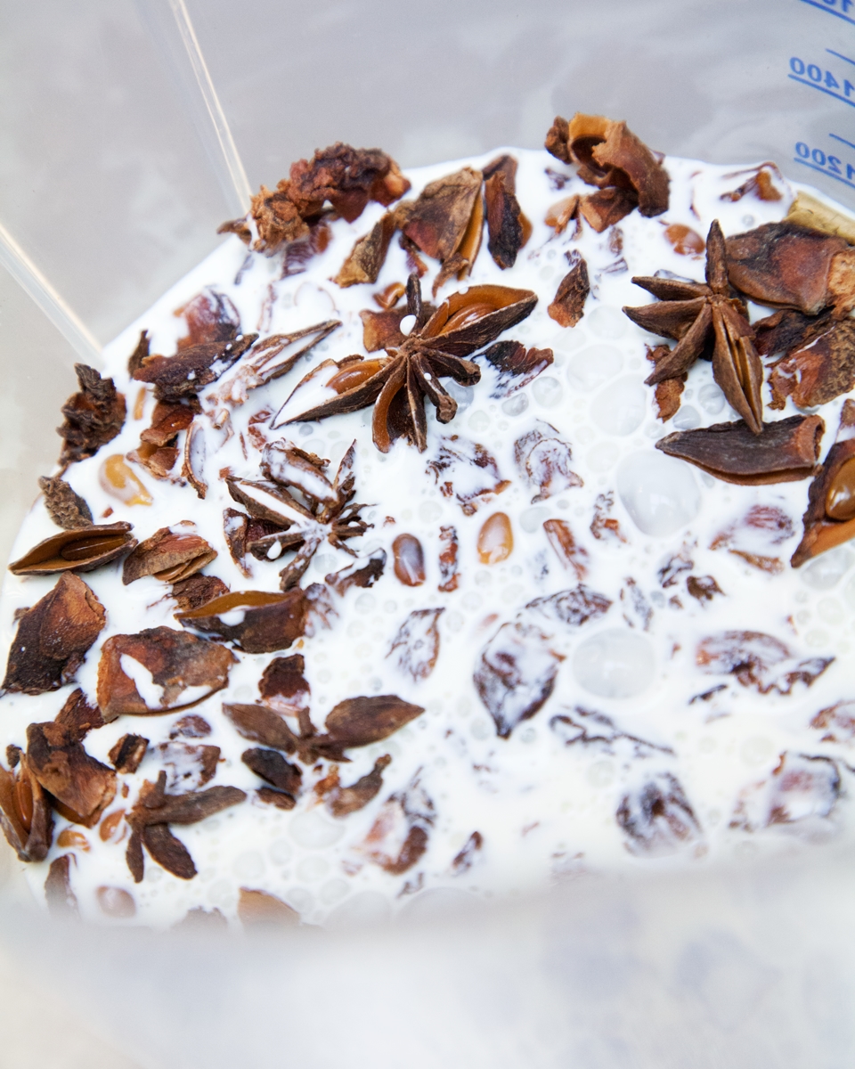 Panna aromatizzata all’anice stellato